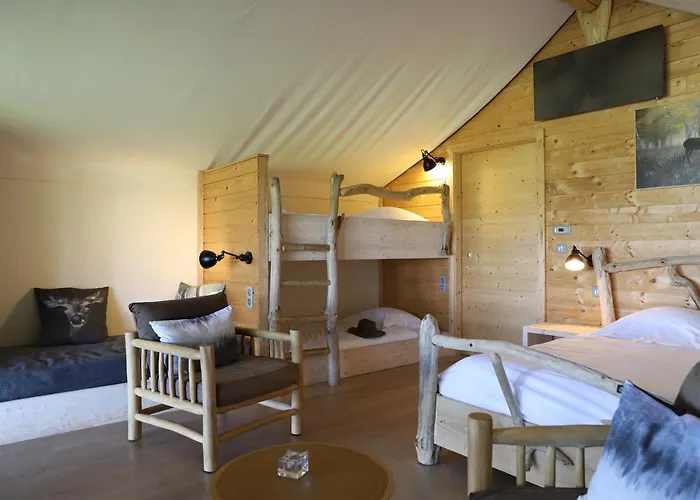 Otel Parc Animalier De Sainte-croix